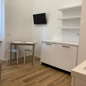 https://isola-studio.it-lombardy.com